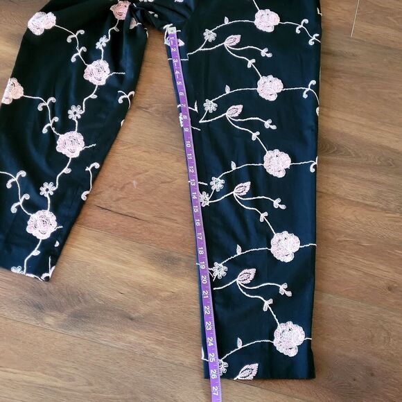 Elliott Lauren Pants Womens Sz 6 Zip Black Pink Floral Embroidery Ankle Crop USA - Picture 9 of 16